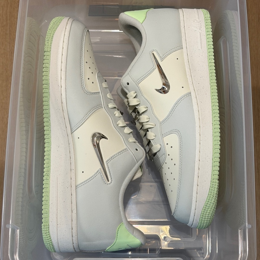 Nike Air force 1 se
Sea glass
Brand new - Picture 2 of 14